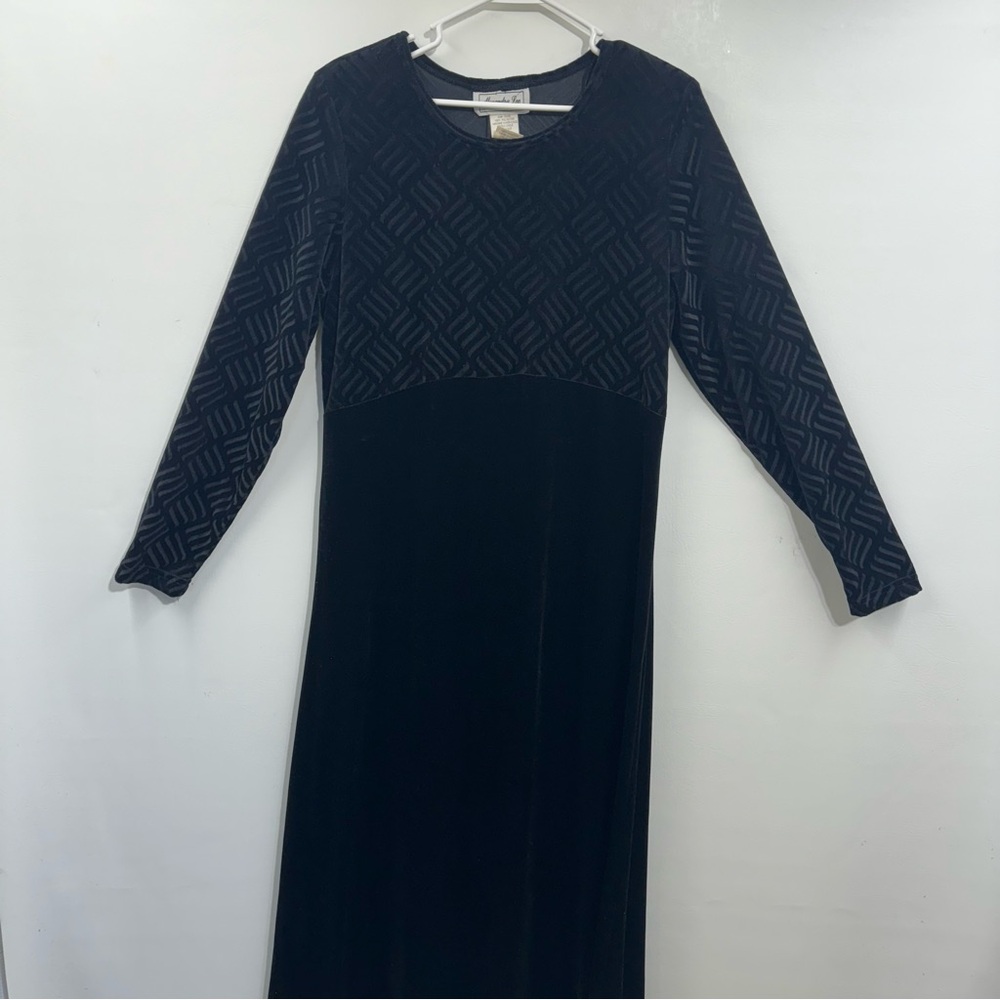 Alexandra Lee Vintage Maxi Dress Black Velvet Velour Size 14.  Fits like a 12